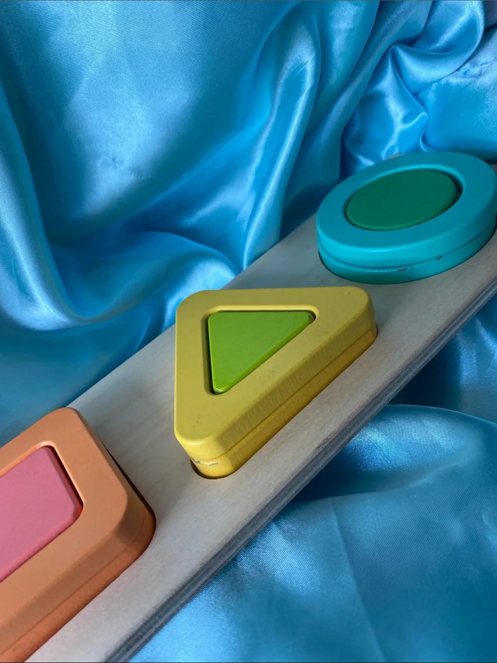 Lovevery Geo Shapes Wooden Sorting Puzzle